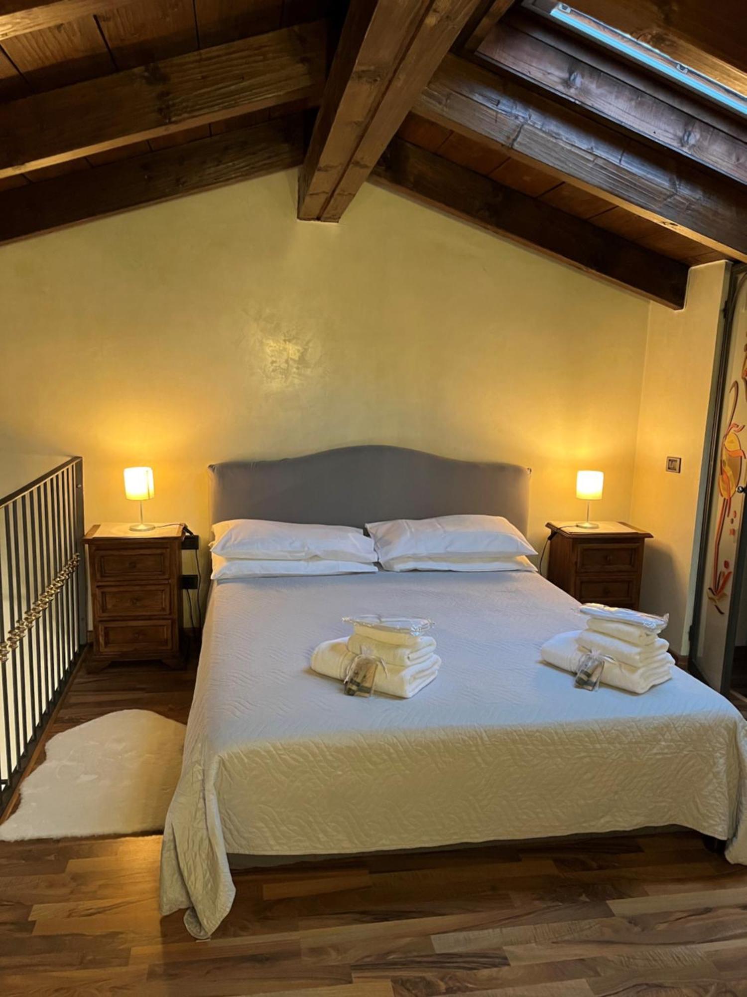 Bilocale Dafne Abbadesse Guest House Mailand Exterior foto